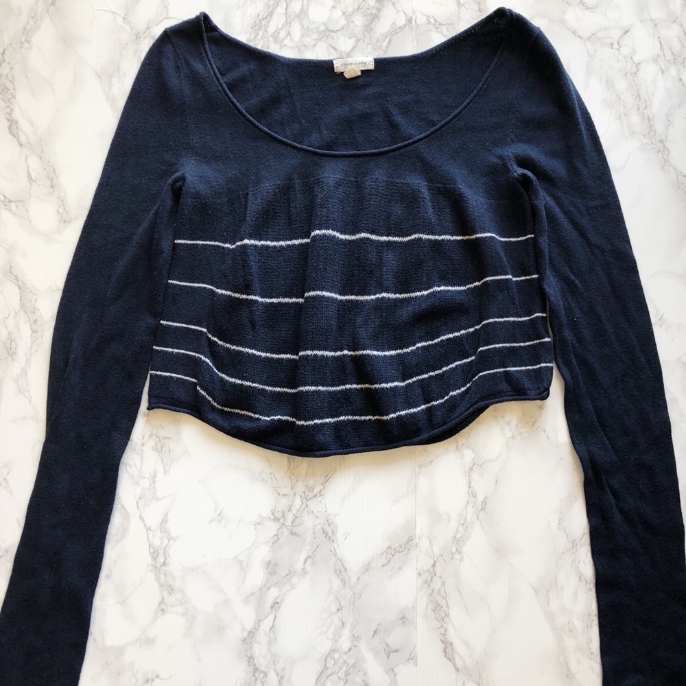 Silence + noise cropped sweater navy  size M